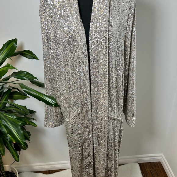 BB Dakota gold sequin duster, size large - Picture 9 of 12